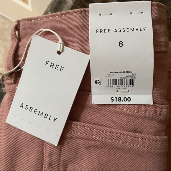 New w/ Tags Free Assembly shorts - Picture 6 of 7